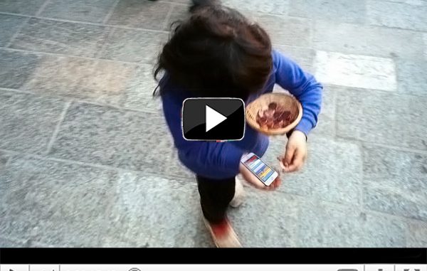 Elemosina con l'iPhone 5 (video)