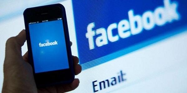 smartphone-facebook