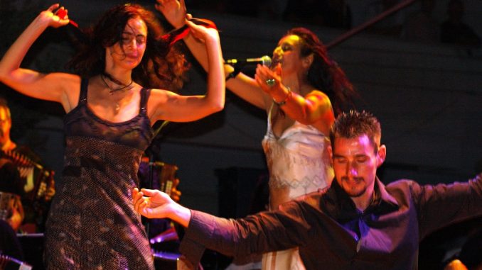 ensemble-notte-della-taranta-b